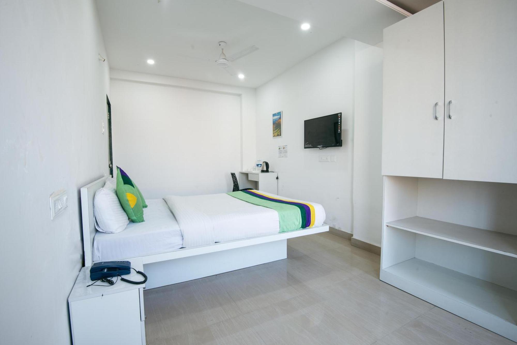 Отель Treebo Empire Executive Premium, Hinjewadi Хинджавади Экстерьер фото