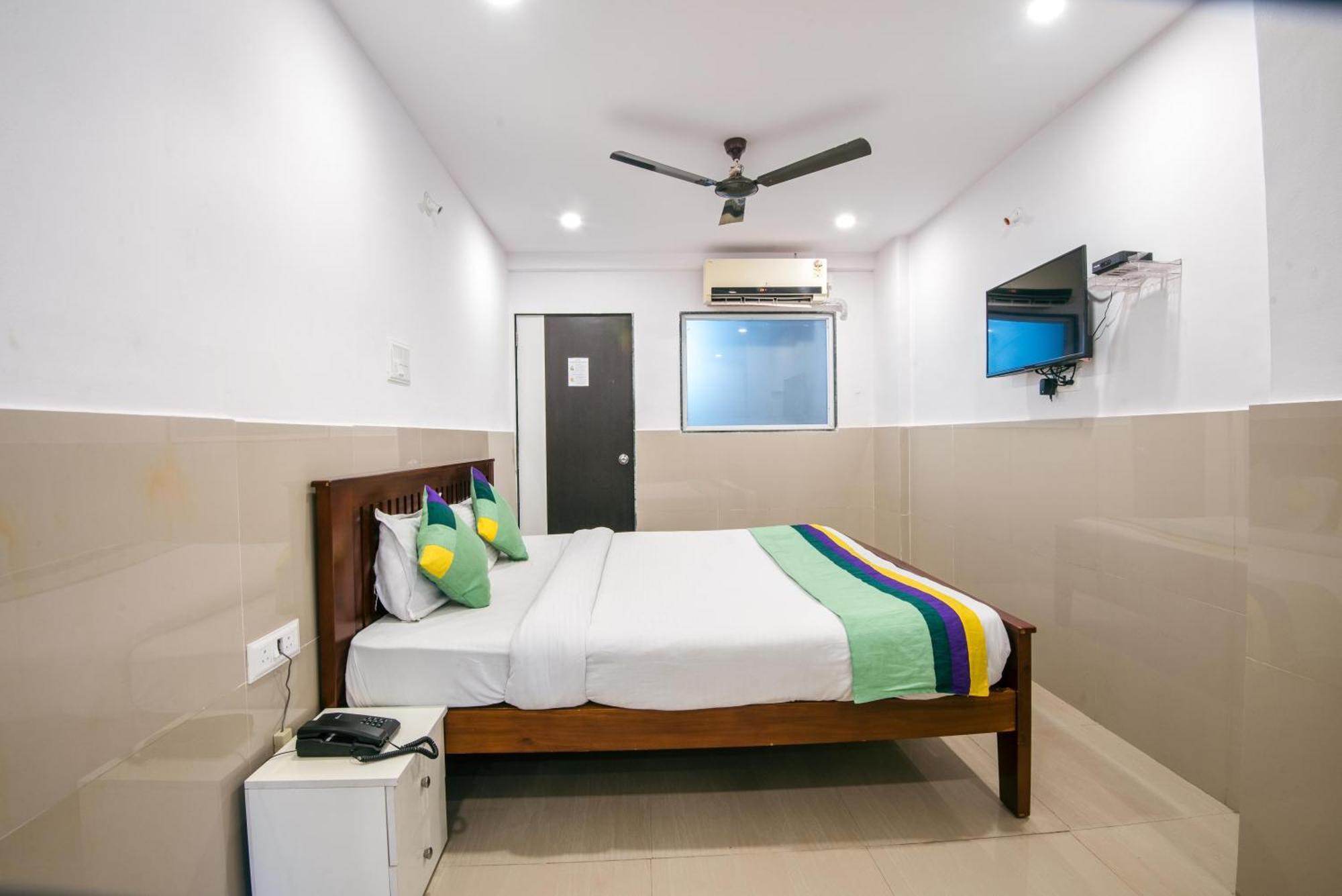 Отель Treebo Empire Executive Premium, Hinjewadi Хинджавади Экстерьер фото